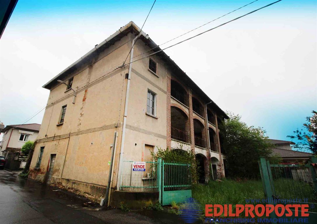 Casa singola in vendita a Lazzate