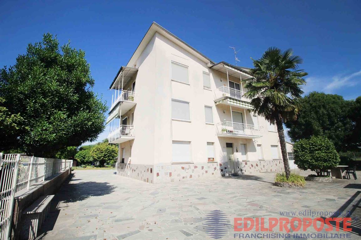 Appartamento in vendita a Lazzate