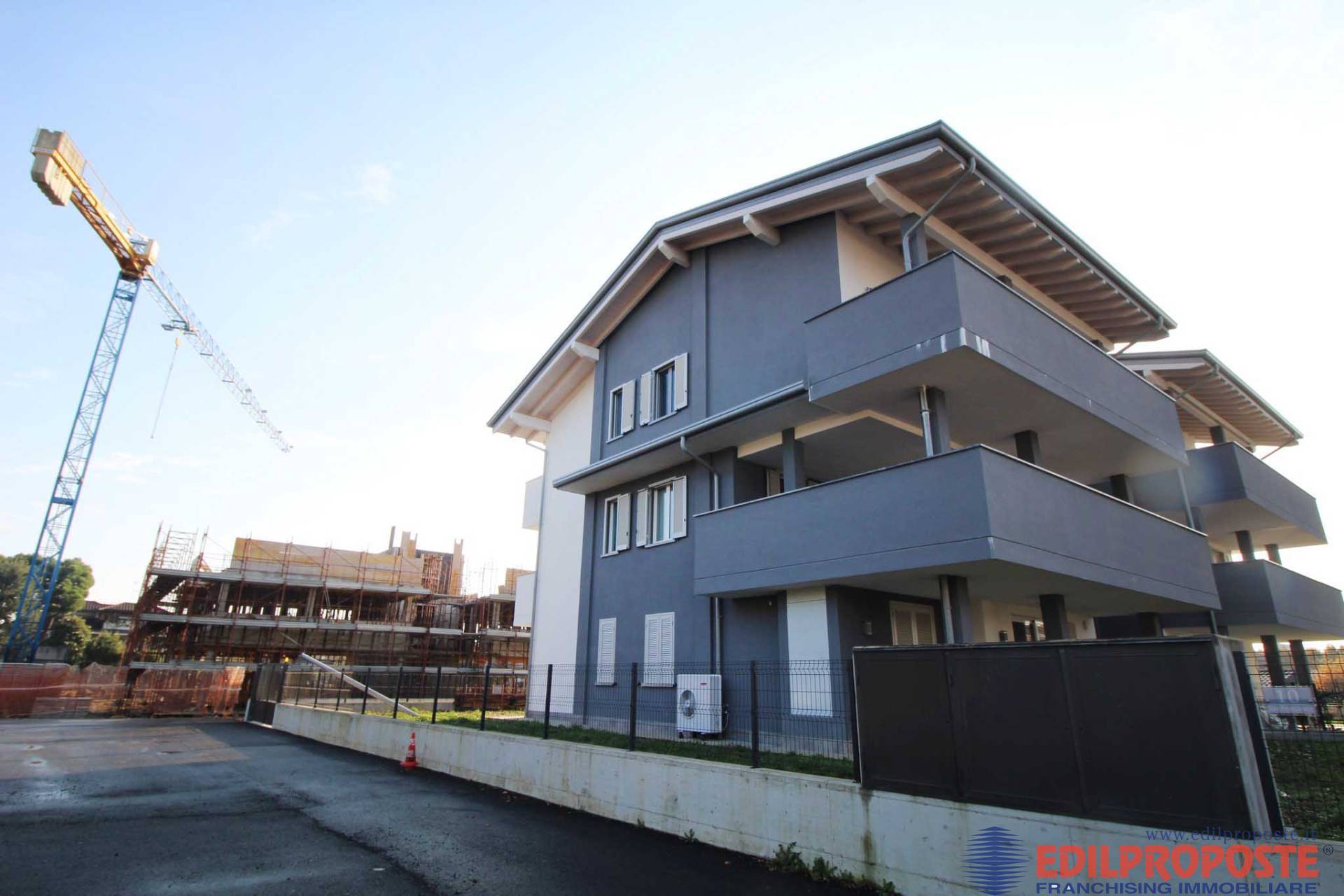 Appartamento in vendita a Lazzate