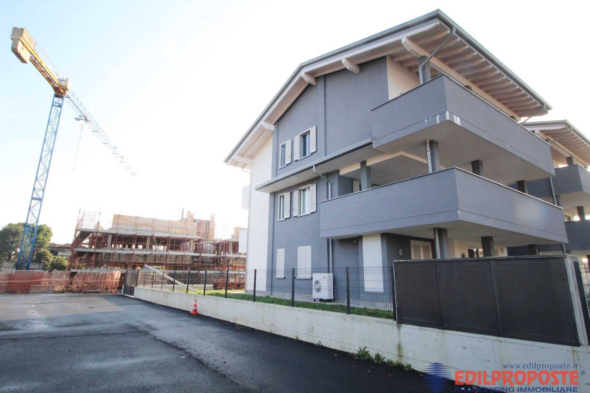 Appartamento in vendita a Lazzate