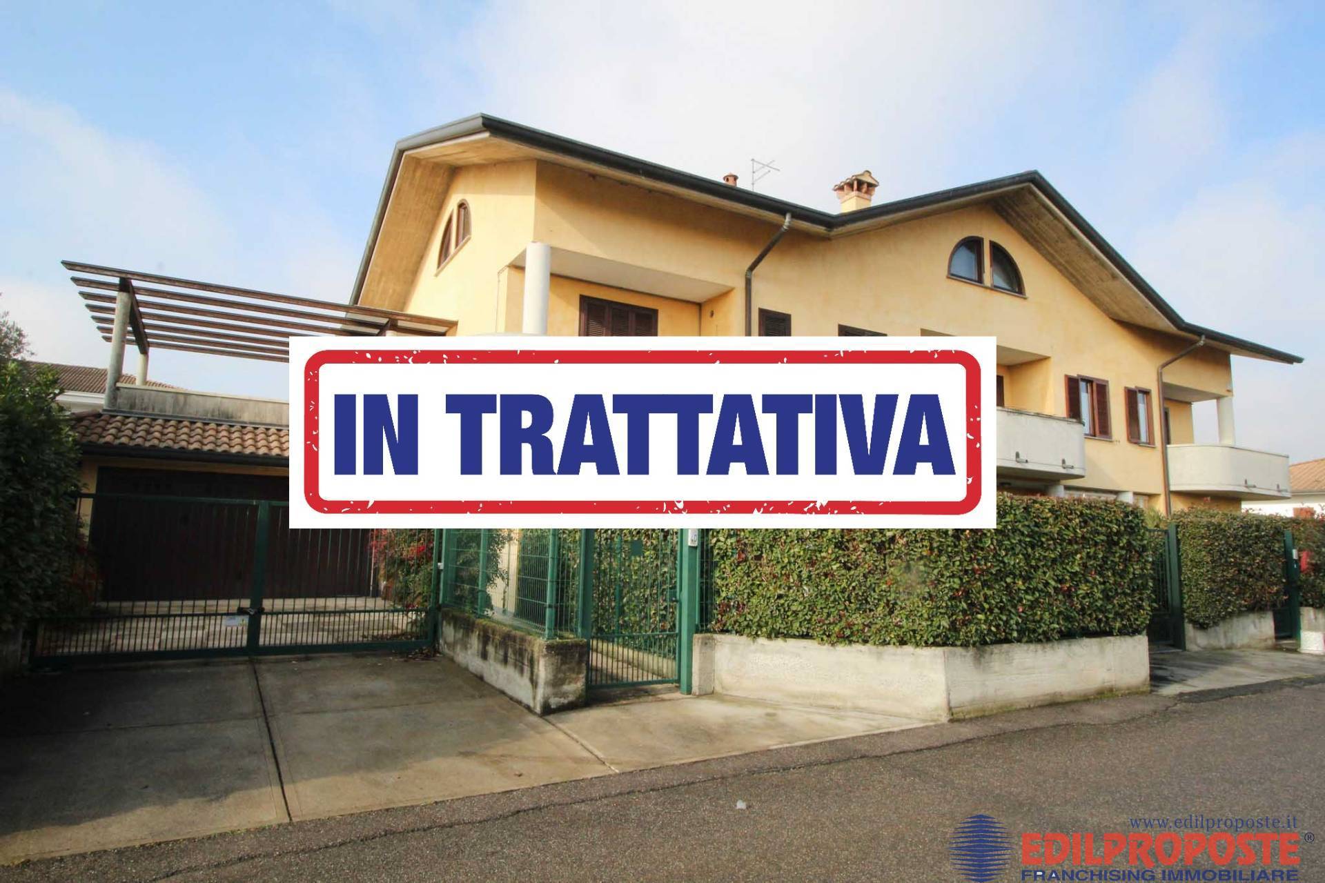 Appartamento in vendita a Lazzate