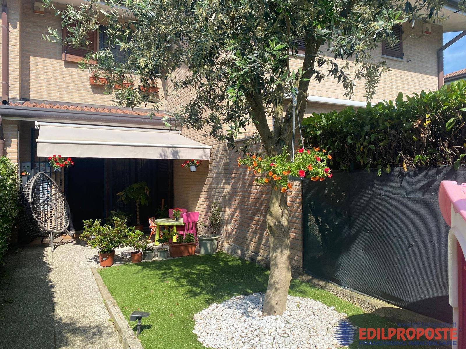 Villette a schiera in vendita a Lazzate