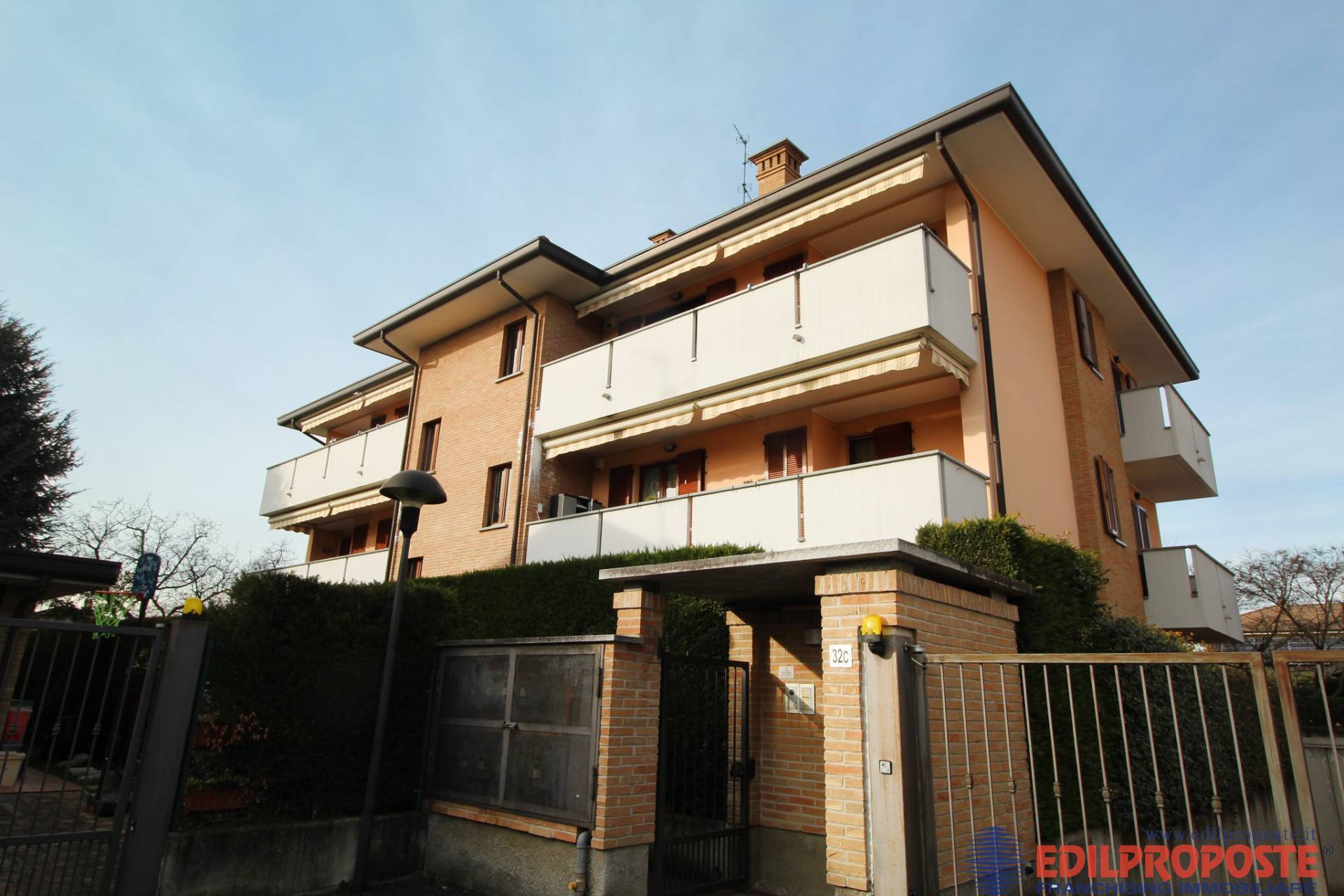 Appartamento in vendita a Lazzate