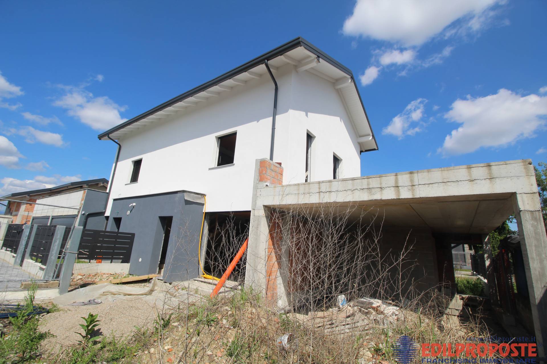 Villa in vendita a Lazzate