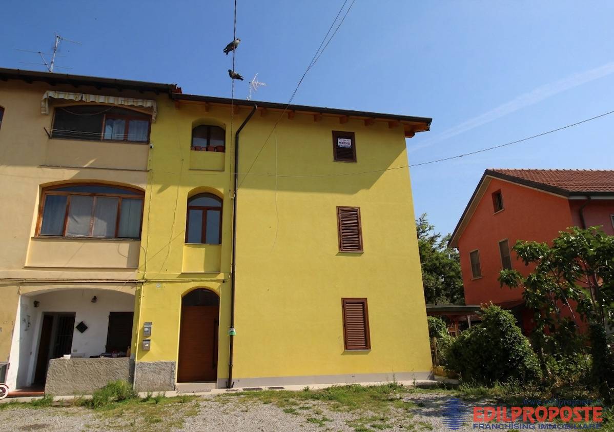 Appartamento in vendita a Lazzate