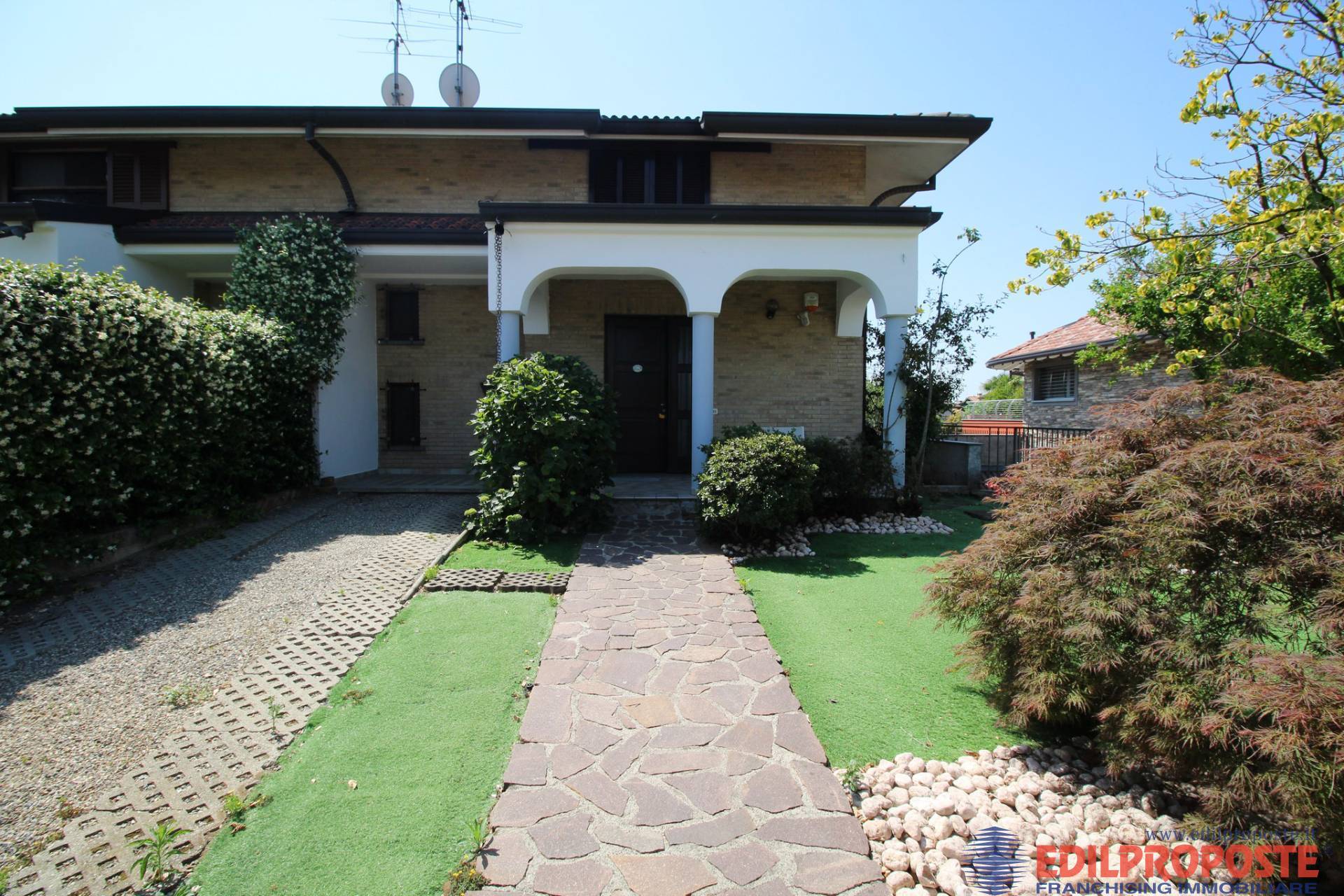 Villa in vendita a Misinto
