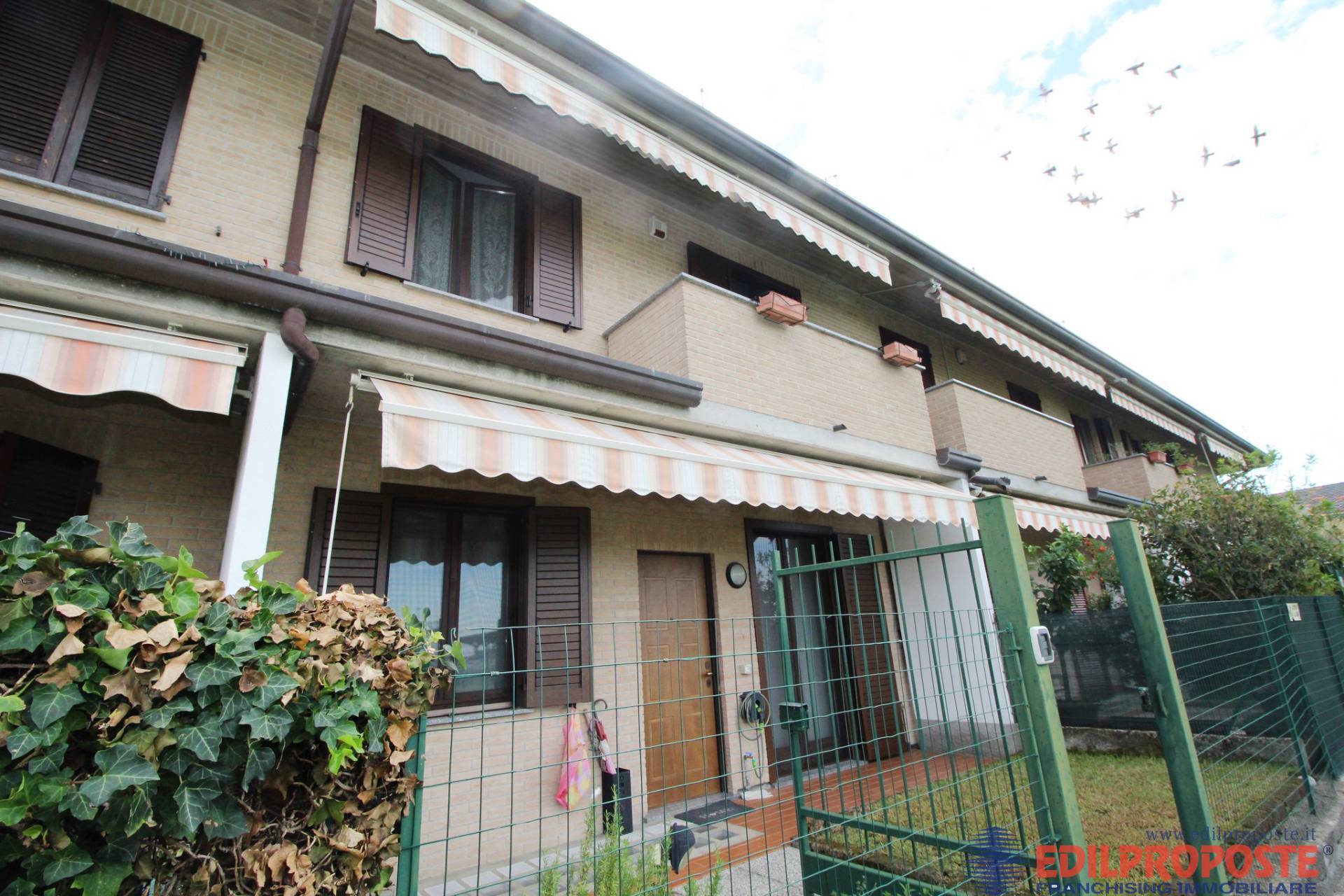 Villette a schiera in vendita a Lazzate