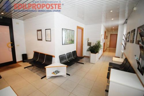 Studio/Ufficio in affitto a Lazzate