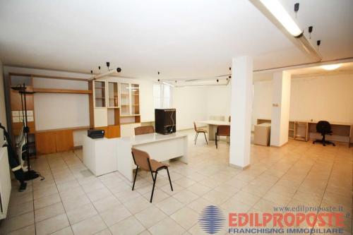 Studio/Ufficio in affitto a Lazzate