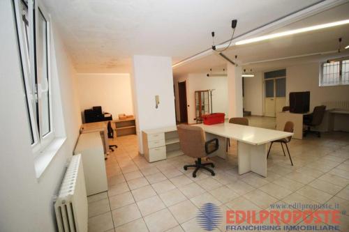 Studio/Ufficio in affitto a Lazzate
