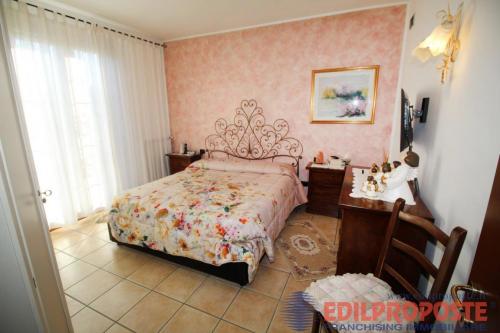 Villa in vendita a Lazzate