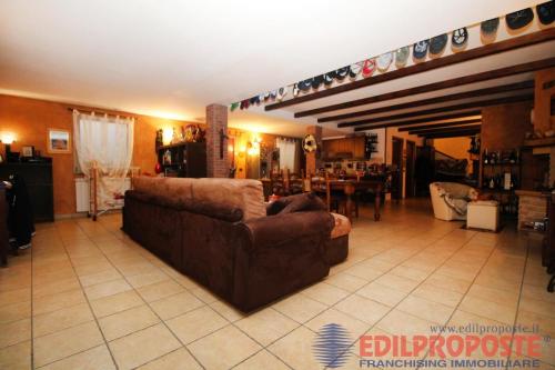 Villa in vendita a Lazzate