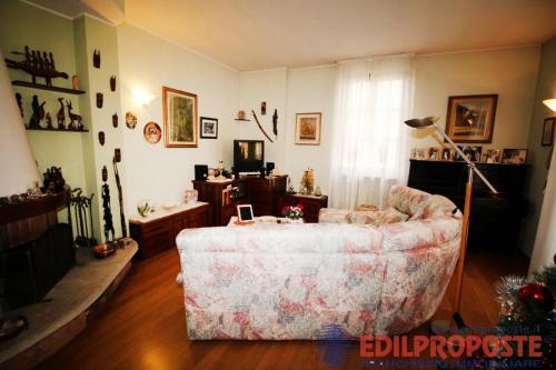 Villa in vendita a Lazzate