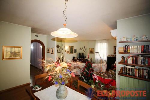 Villa in vendita a Lazzate