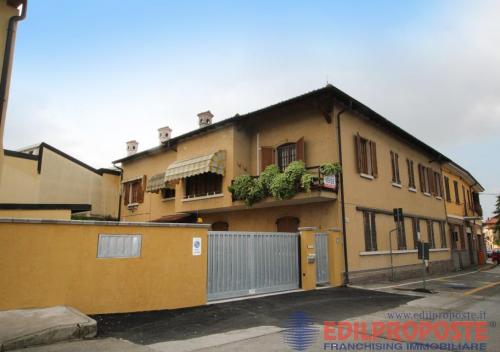 Villa in vendita a Lazzate