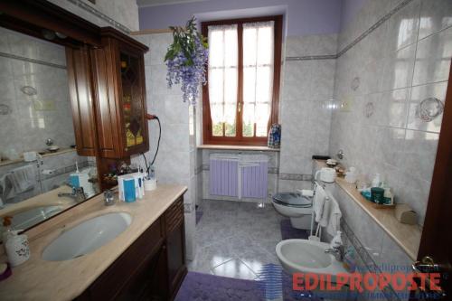 Villa in vendita a Lazzate
