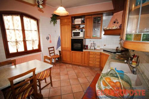 Appartamento in vendita a Lazzate