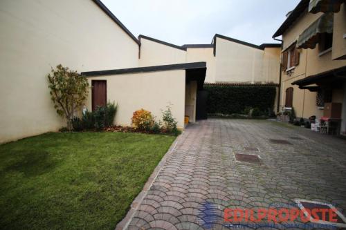 Appartamento in vendita a Lazzate