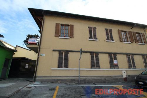 Appartamento in vendita a Lazzate