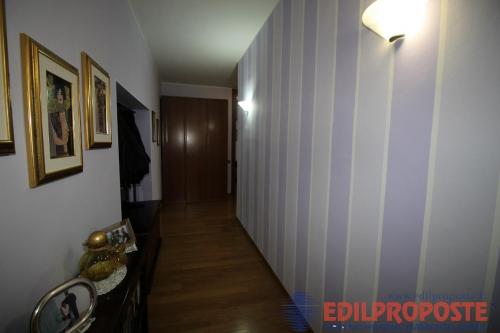 Appartamento in vendita a Lazzate