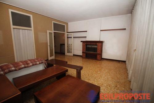 Appartamento in vendita a Lazzate