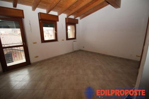 Appartamento in vendita a Misinto