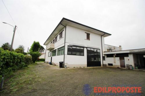 Capannone in affitto a Lentate sul Seveso