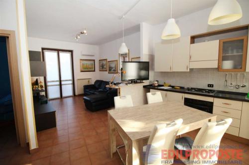 Appartamento in vendita a Lazzate