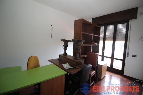 Appartamento in vendita a Lazzate