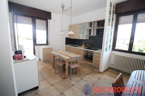 Appartamento in vendita a Lazzate