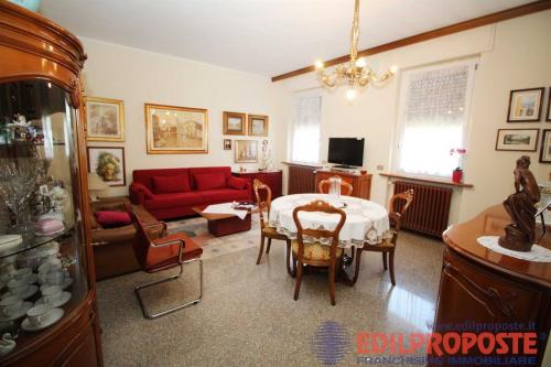 Villa in vendita a Lazzate