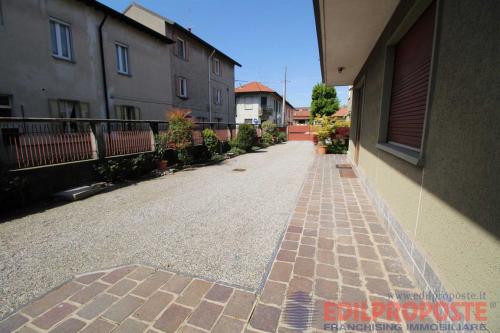 Villa in vendita a Lazzate