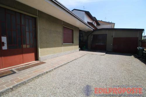 Villa in vendita a Lazzate