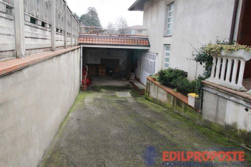 Villa in vendita a Lazzate