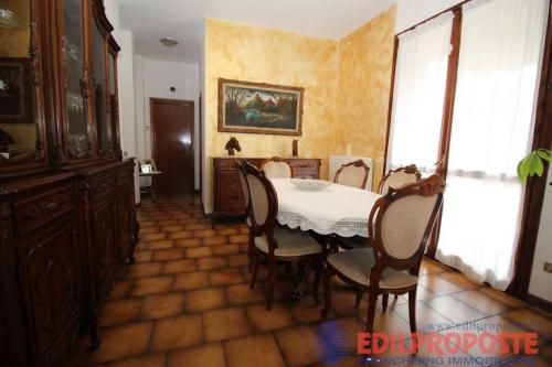 Villa in vendita a Lazzate