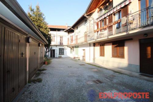 Locale commerciale in vendita a Lazzate