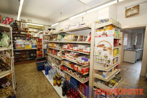 Locale commerciale in vendita a Lazzate