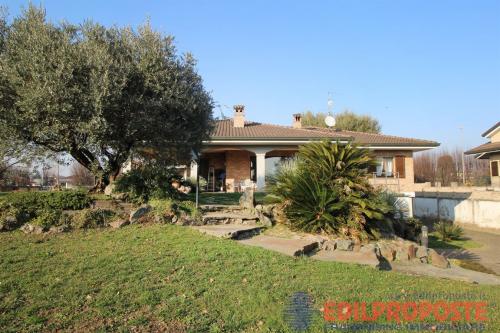 Villa in vendita a Misinto