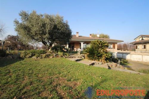 Villa in vendita a Misinto