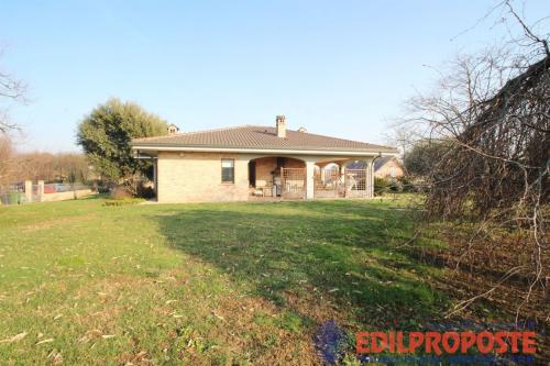 Villa in vendita a Misinto