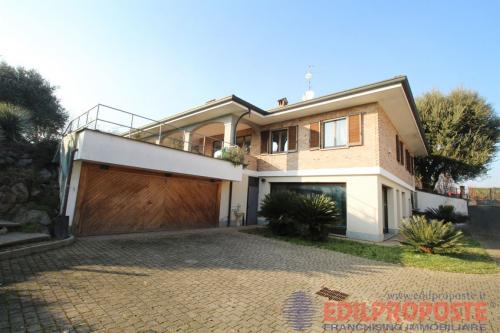 Villa in vendita a Misinto