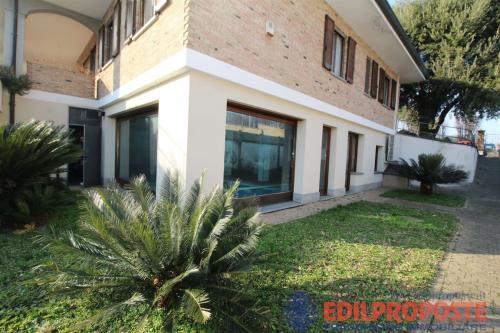 Villa in vendita a Misinto