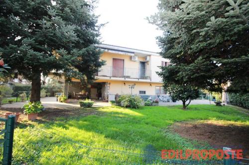 Villa in vendita a Cogliate