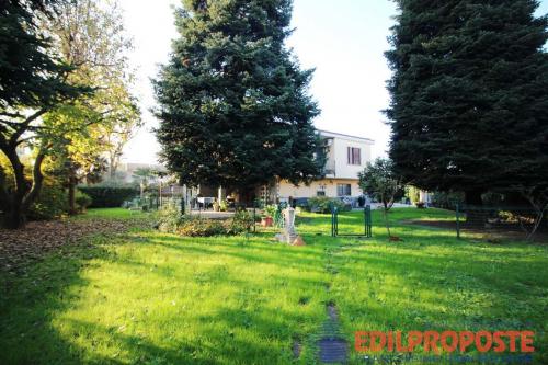 Villa in vendita a Cogliate