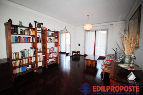 Villa in vendita a Cogliate