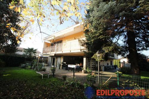 Villa in vendita a Cogliate