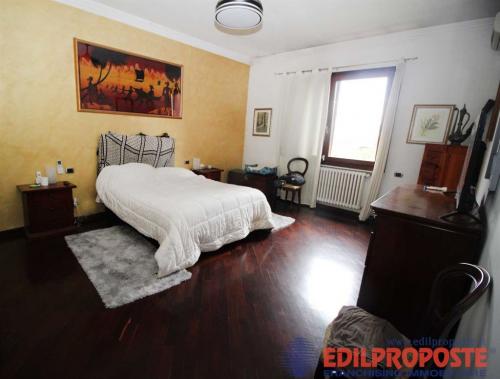 Villa in vendita a Cogliate