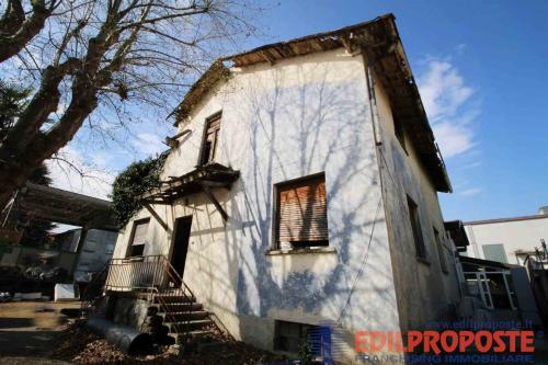 Capannone in vendita a Lazzate