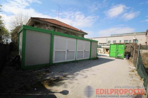 Villa in vendita a Lazzate