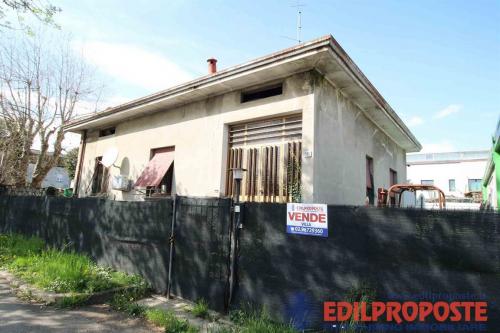 Villa in vendita a Lazzate
